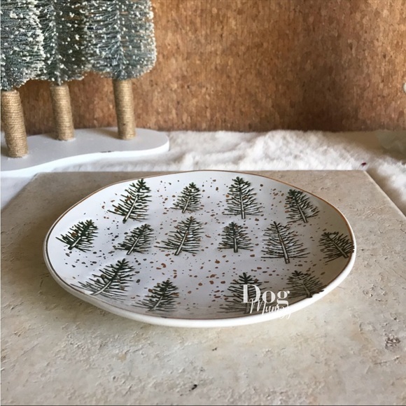Potter Christmas Gold Speckle Asymmetrical Salad Plates - Picture 4 of 6